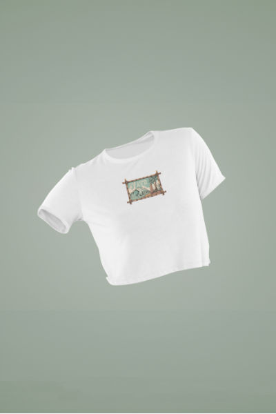 Uzun Sahil Tasarımlı Beyaz Crop Tişört