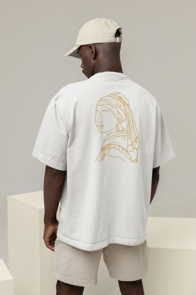 İnci Küpeli Kız Tasarımlı Oversize Erkek Beyaz Tişört