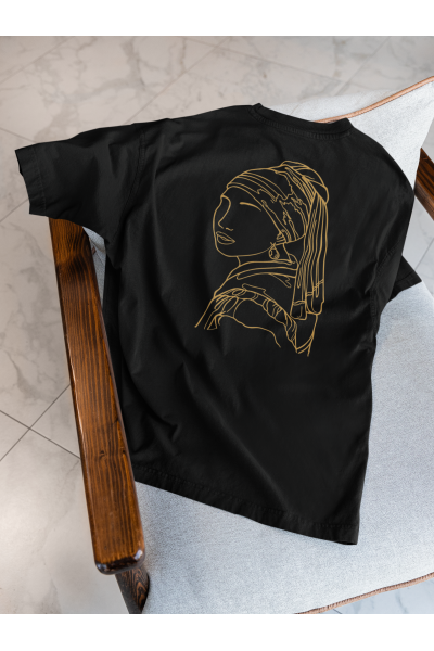 İnci Küpeli Kız Tasarımlı Oversize Erkek Siyah Tişört